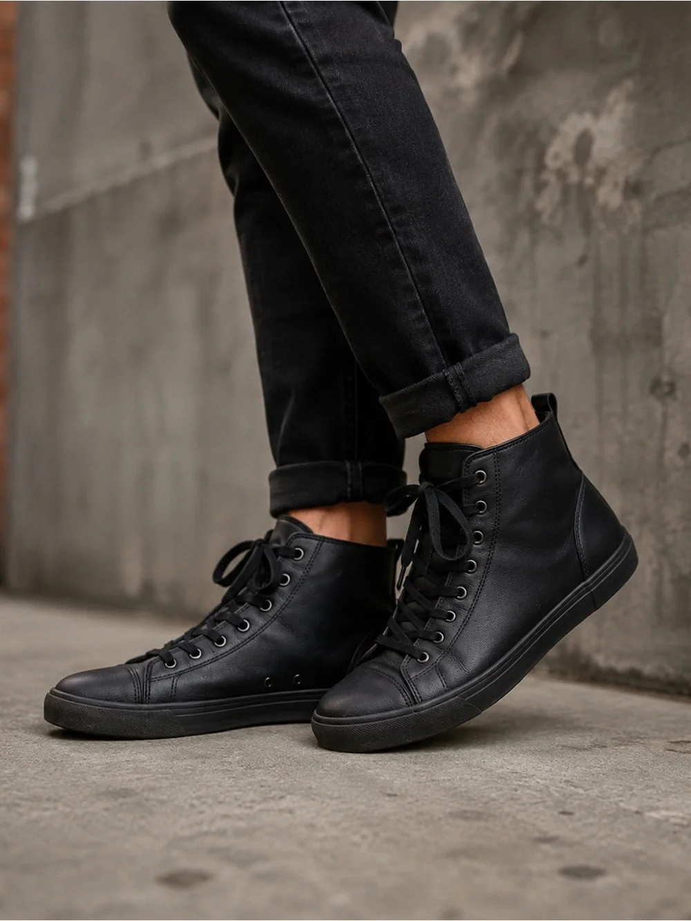 H&M Black High Top Sneakers Men’s 10.5 EU 44 Faux Leather Lace Up Casual
